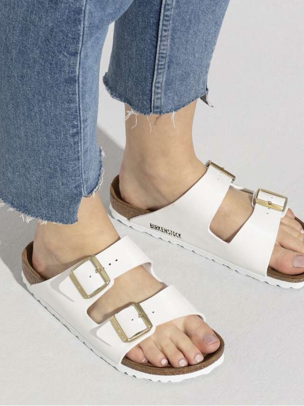 918. NIB Birkenstock White Arizona Sandals with Gold Buckles